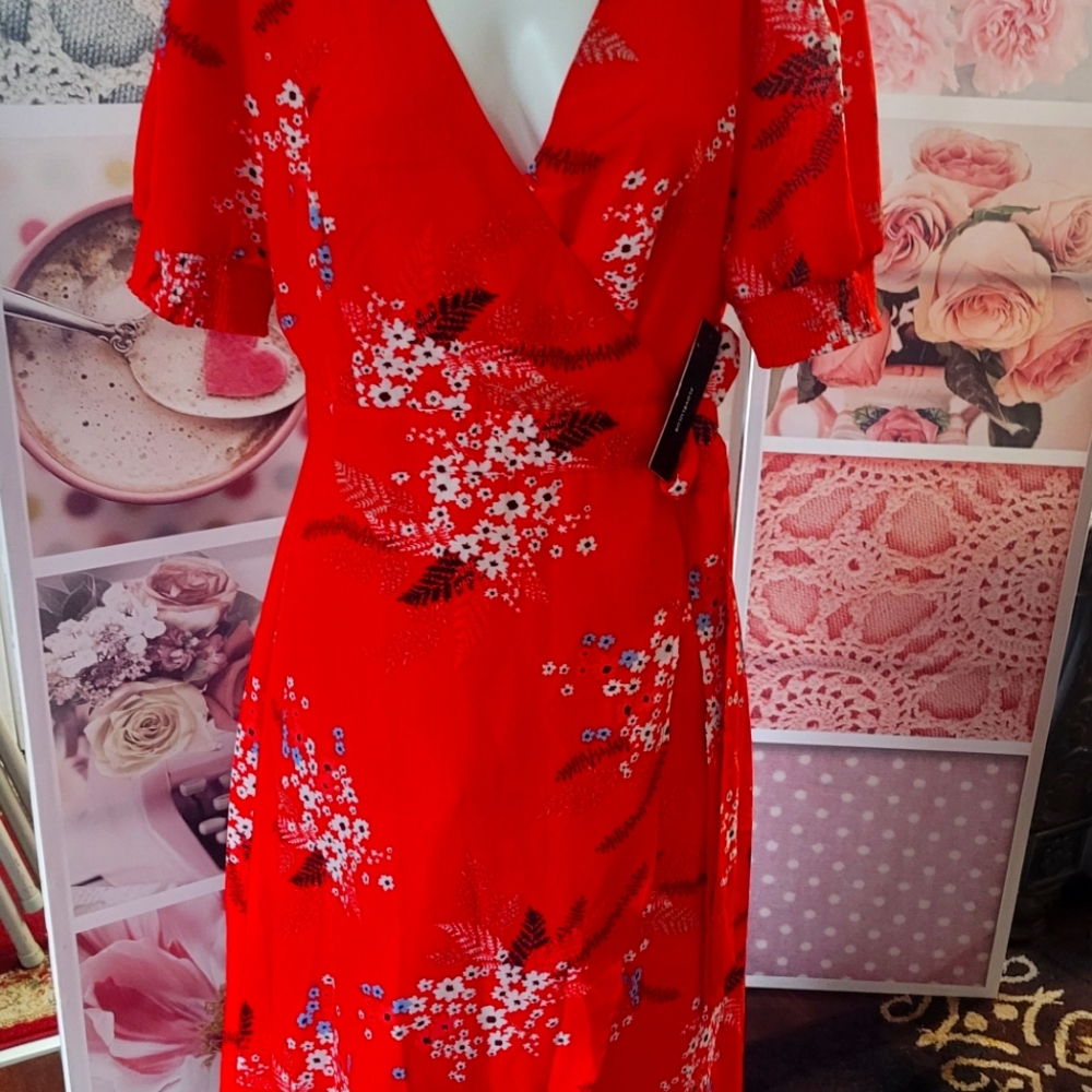 NWT Red wrap short sleeve floral dress